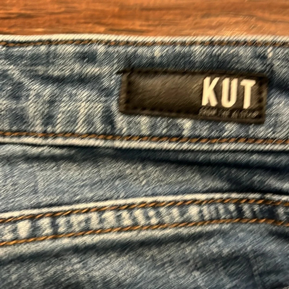 KUT From the Kloth Catherine Boyfriend Jeans Size 0 - Picture 8 of 10